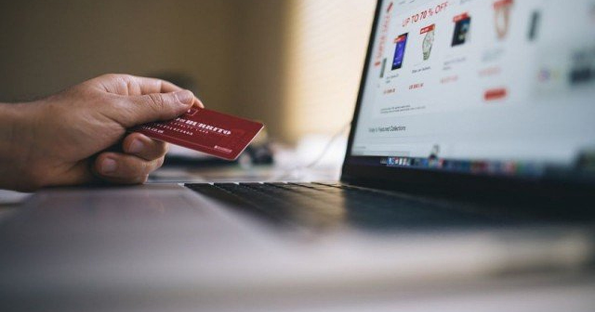 Dia Livre de Impostos: lojas dão descontos de até 70% nesta quinta-feira (27)