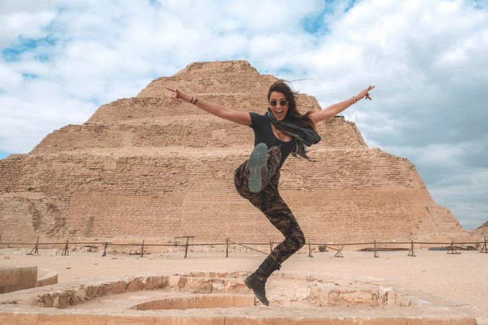 Aos 21 anos, menina se torna a mais jovem a conhecer todos os países do mundo