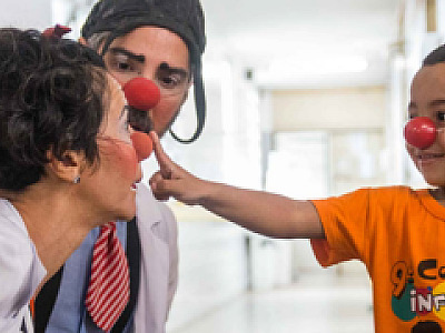 Doutores da Alegria lança campanha para garantir continuidade das ações em hospitais e projetos