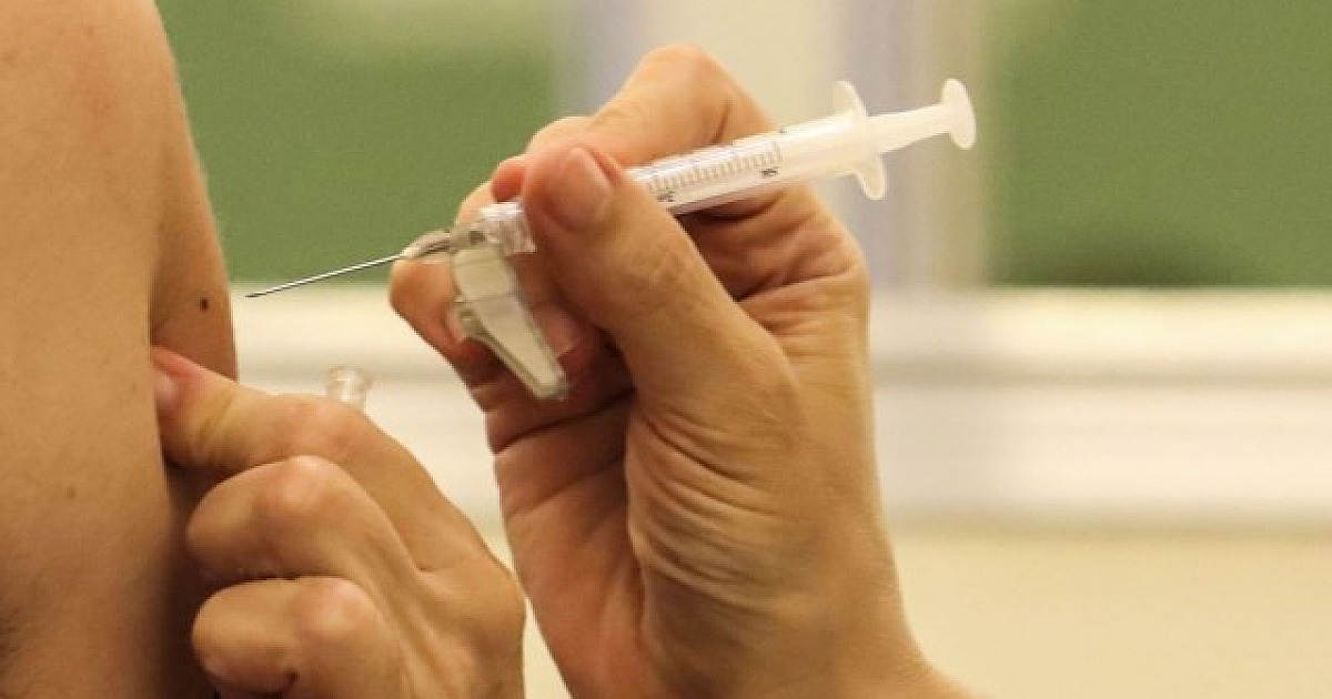 Barueri inicia imunização da 4ª dose contra Covid para pessoas + 50 e profissionais da saúde