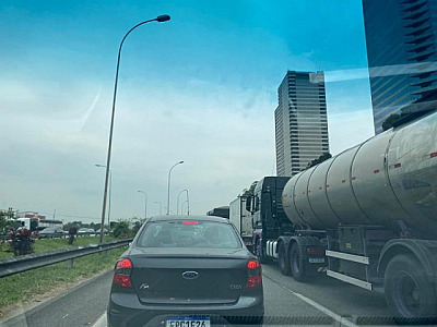 Acidente no km 26 da rodovia Castello Branco deixa motociclista gravemente ferido