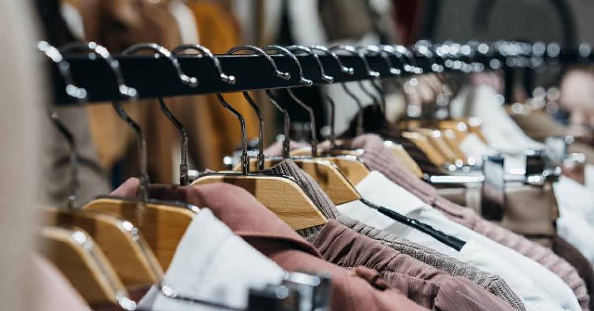 Em prol de seus projetos, Rainha da Paz realiza bazar beneficente em Alphaville