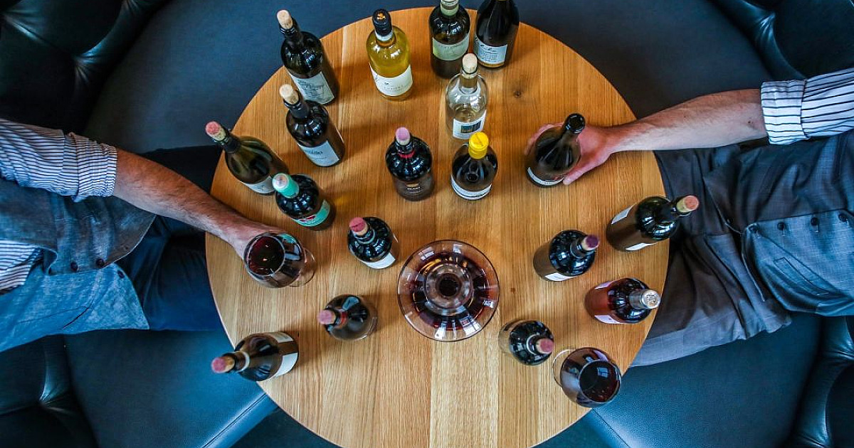 Wine zera impostos de todos os vinhos e oferece até 70% OFF