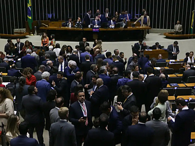 Câmara aprova isenção do IR para quem ganha até R$ 5 mil