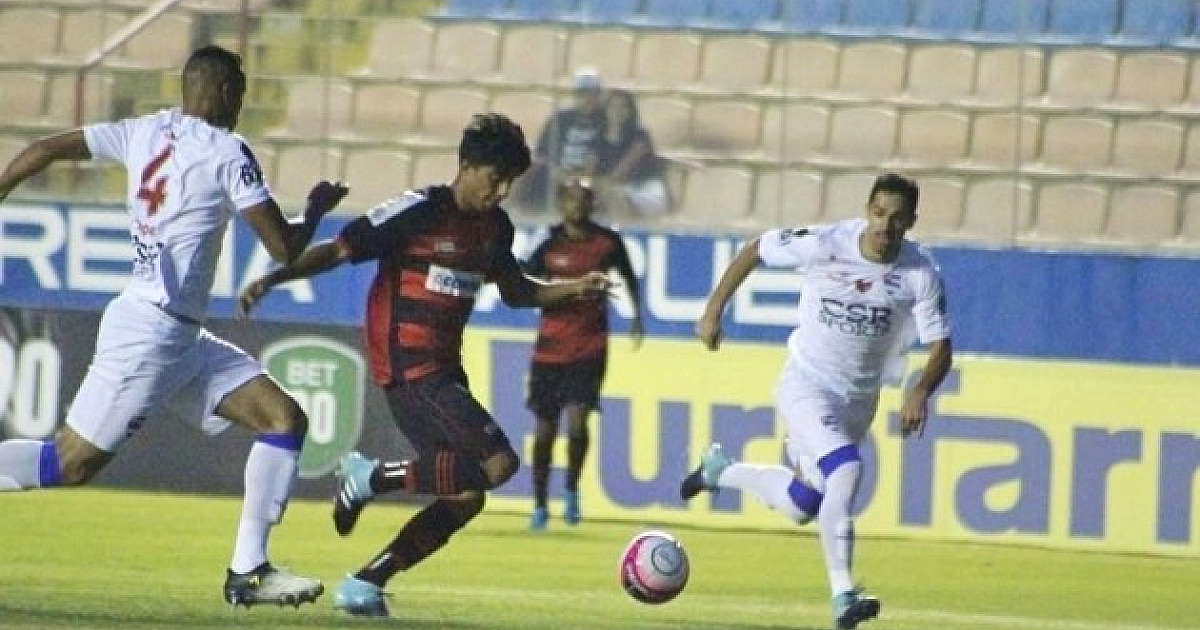 Arbitragem erra duas vezes e Oeste perde mais uma