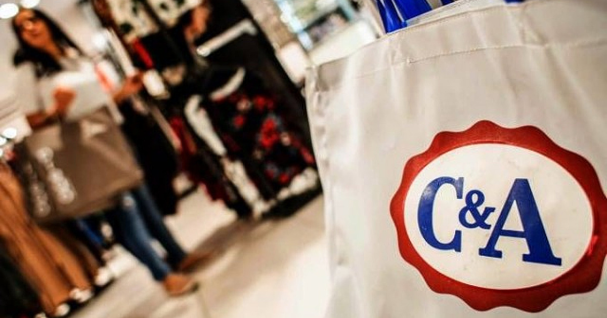 C&A transforma seu canal no YouTube em provador virtual
