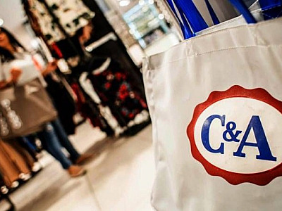C&A transforma seu canal no YouTube em provador virtual