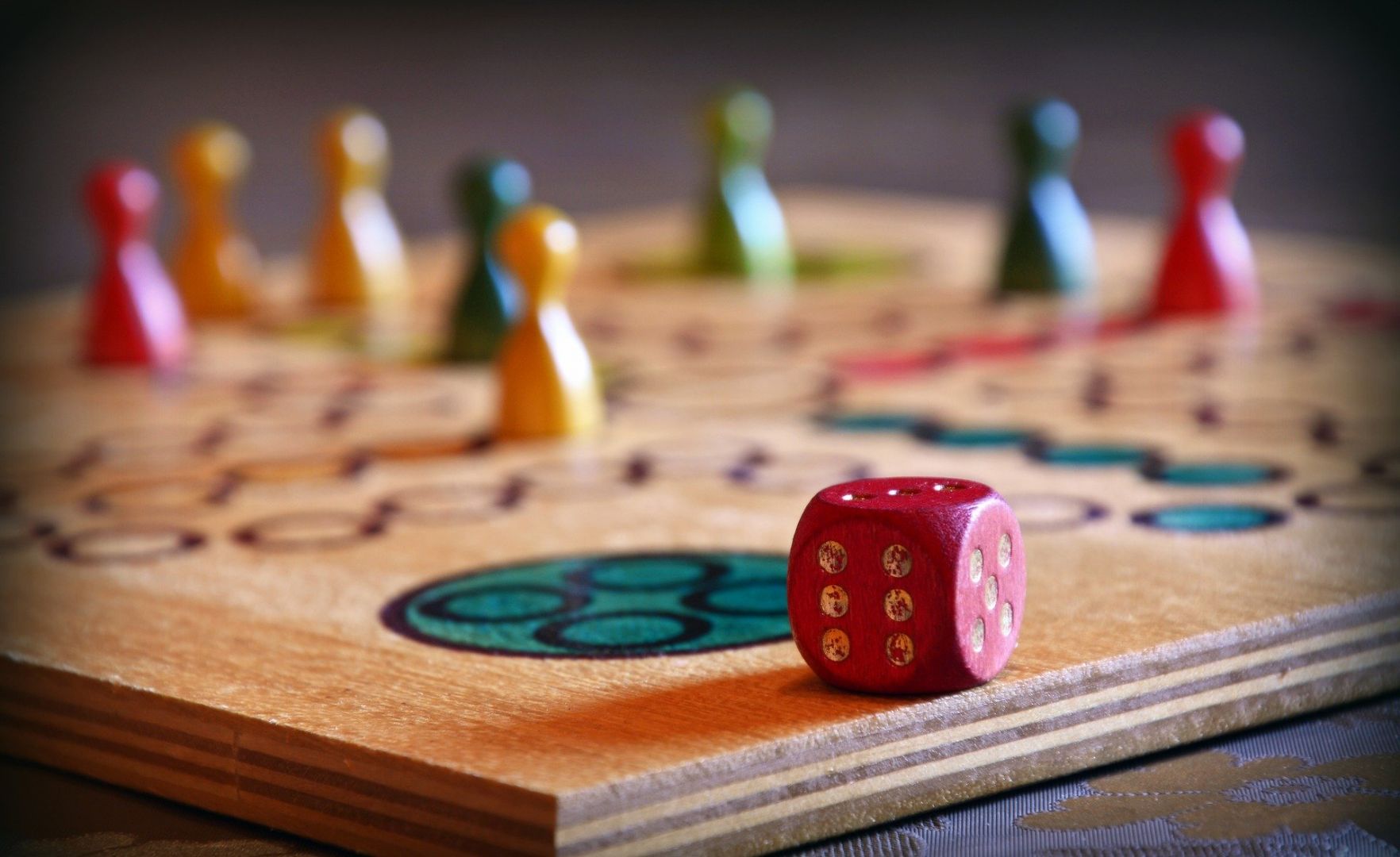 6 jogos de tabuleiro para viajar sem sair de casa
