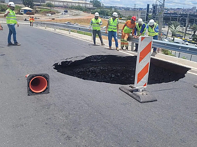 Pista foi bloqueada para receber reparo