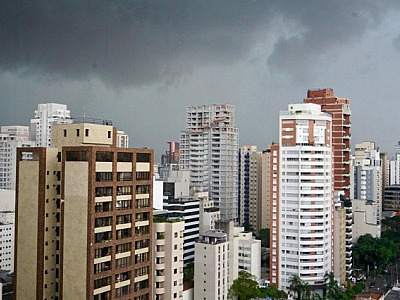 De calor extremo a tempestades em menos de 24h: Defesa Civil alerta para mudança brusca no Estado de