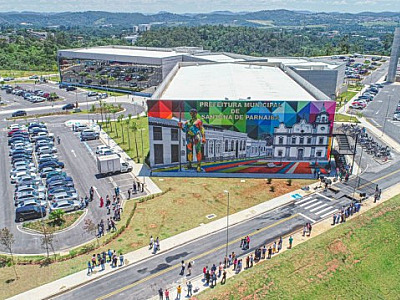 Mural feito pelo artista Kobra em Santana de Parnaíba é entregue