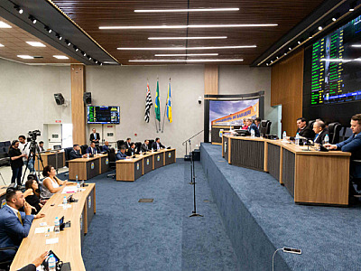 Câmaras voltam do recesso nesta terça-feira (1º)