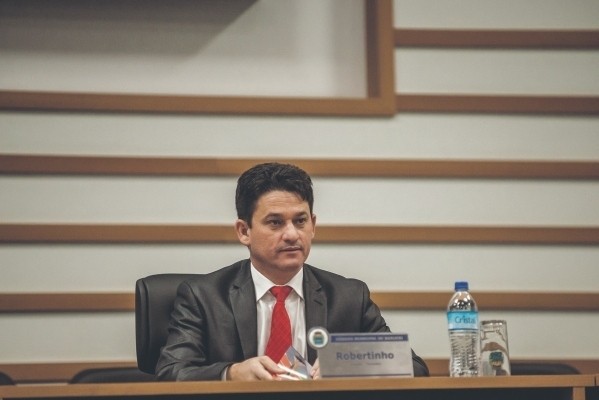 Robertinho diz que desafio é ganhar adesões diante da ‘descrença política’