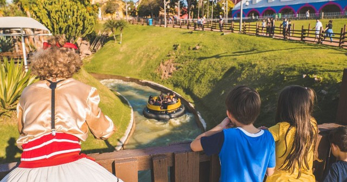 Hopi Hari oferece entrada gratuita para mulheres durante o mês de março