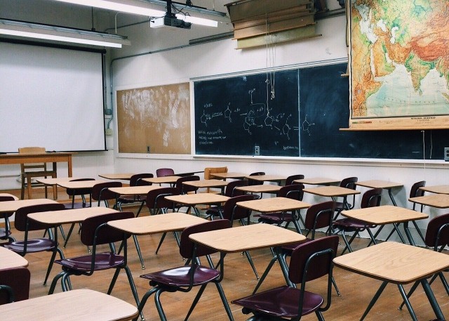 Descontos em mensalidades poderiam “quebrar” escolas, diz sindicato
