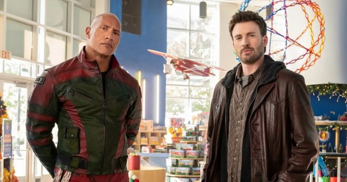 "Operação Natal" traz ação e aventura aos cinemas de Alphaville com The Rock e Chris Evans