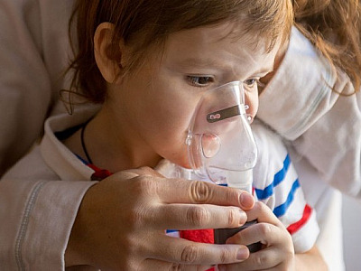 Alerta: casos de coqueluche crescem quase 400% em bebês