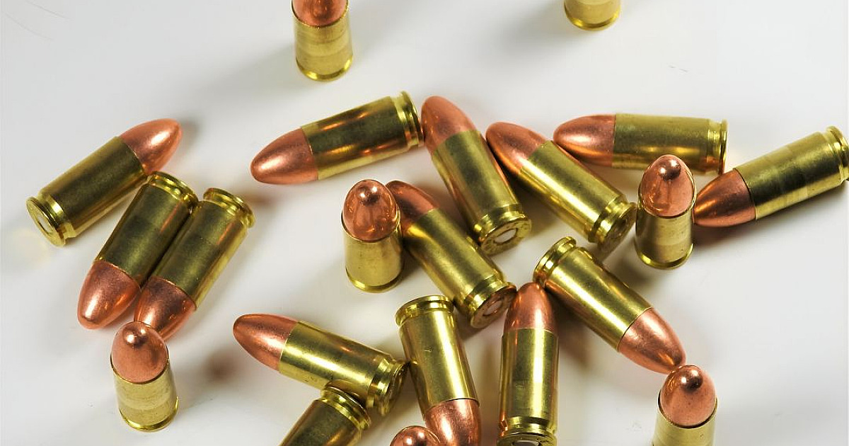 Casos de feminicídio por arma de fogo aumentam em 2025 no país