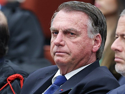 Pen drive encontrado na casa de Bolsonaro tem conteúdo 'irrelevante', avaliam investigadores