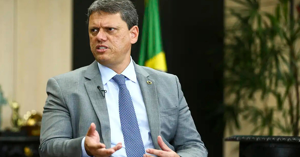 Tarcísio é alçado a presidenciável em festa de partido a uma semana de julgamento de Bolsonaro
