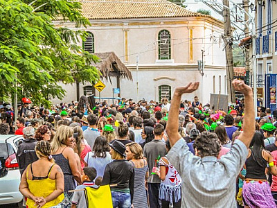 Municípios já esquentam os
tamborins para celebrar o Carnaval