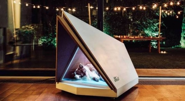 Ford cria casinha para pets à prova de barulhos dos fogos de artifício