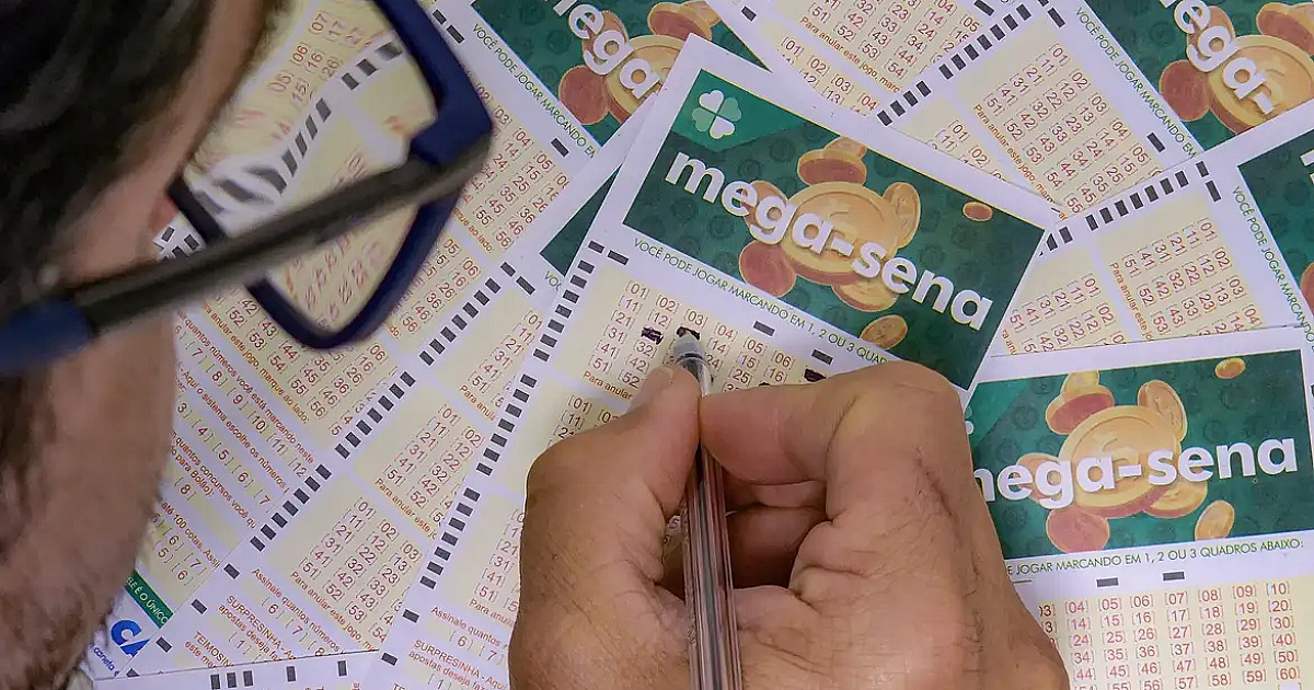 Ganhador da Mega da Virada poderá comprar 300 imóveis, 15 helicópteros e 190 Ferraris