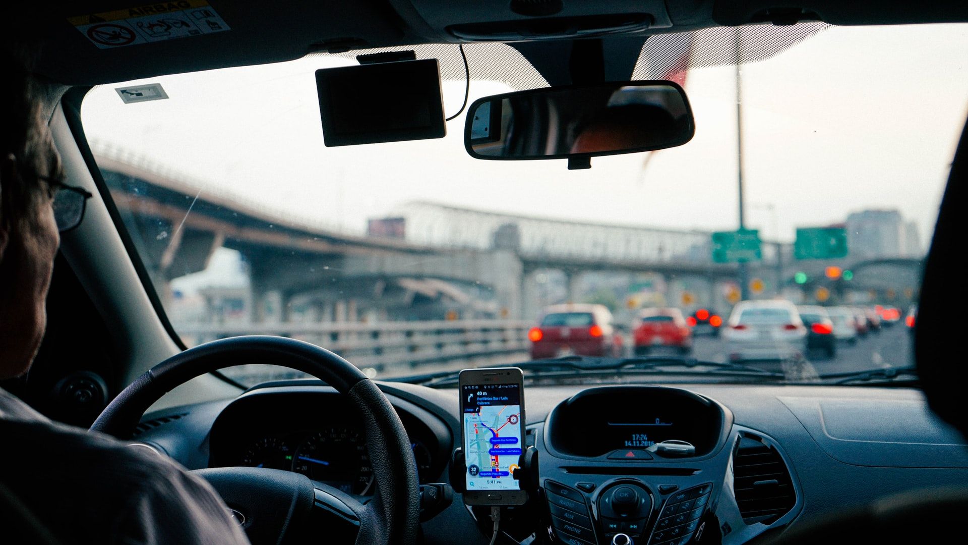 Uber testa assinatura mensal que combina carros, Eats, bicicletas e patinetes