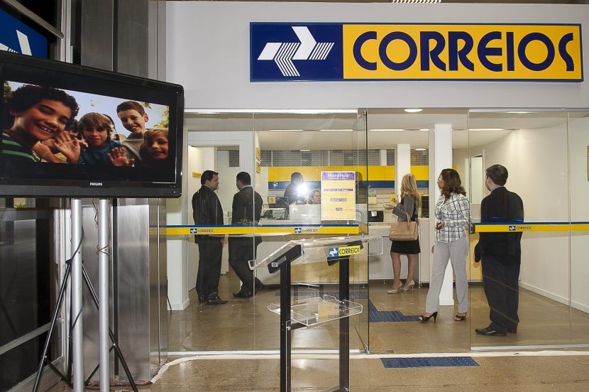 Funcionários dos Correios decretam greve por tempo indeterminado