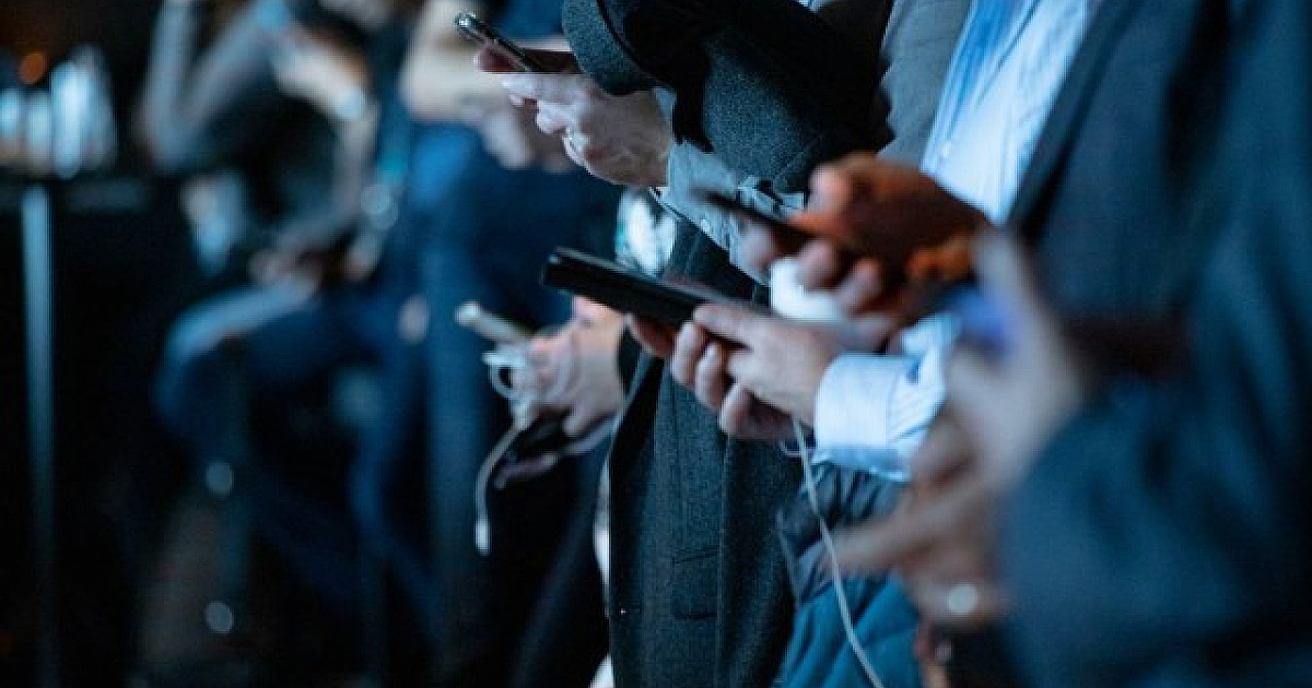 Brasil é o 2º país que passa mais tempo conectado a dispositivos eletrônicos