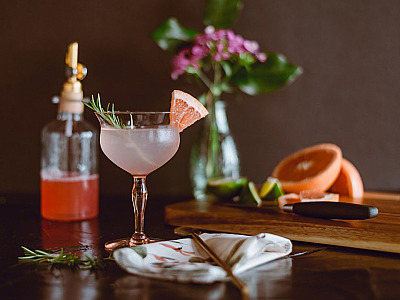 6 drinks clássicos e diferentões para celebrar o Dia das Mães