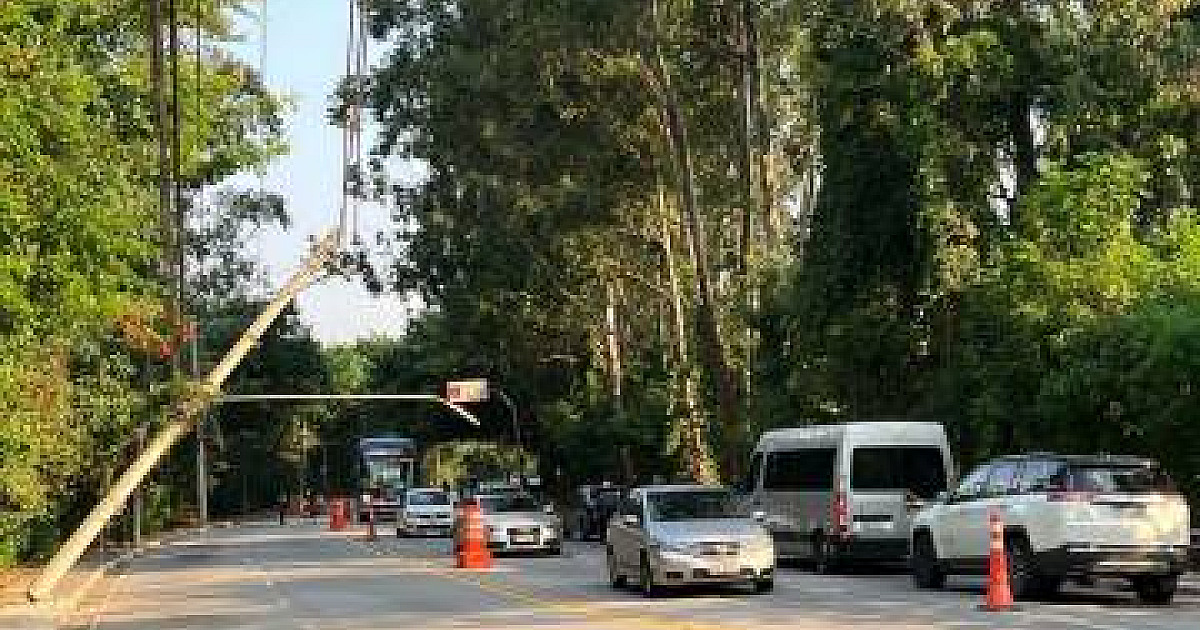 Acidente envolvendo ônibus bloqueia pistas da Via Parque sentido Santana de Parnaíba