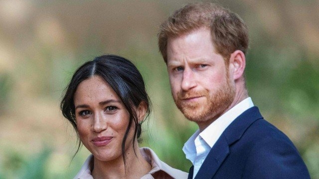 Harry e Meghan renunciam a privilégios da família real