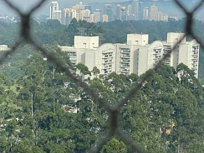 Moradora de Alphaville flagra balão sobrevoando próximo ao residencial Bosques do Tamboré