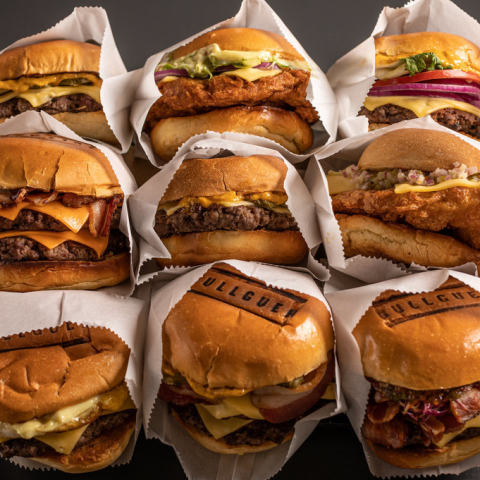 Bullguer lança combos especiais para o Dia dos Namorados