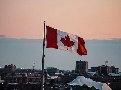 Com fronteiras abertas para estudantes, Canadá vira destino preferido para brasileiros