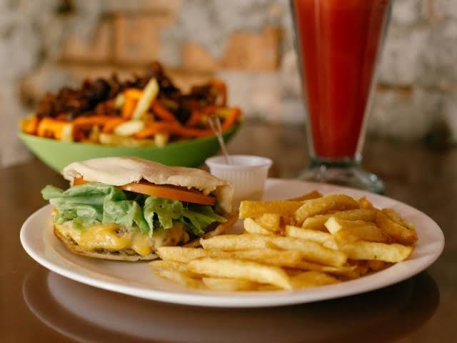 Família Burger traz proposta de fast food saudável