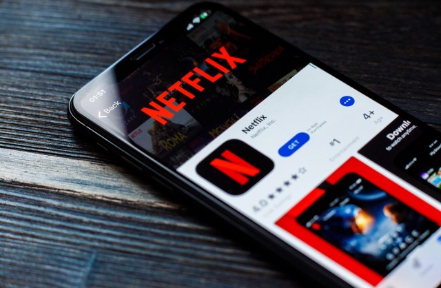 Netflix libera documentários, filmes e séries gratuitamente no YouTube