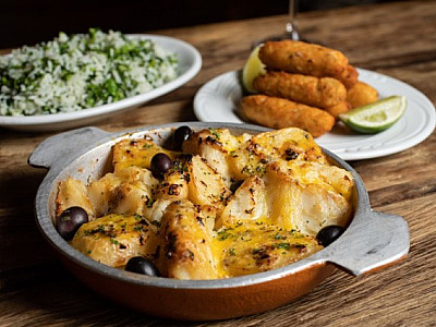 No Dia das Mães, Bacalhau, Vinho & Cia celebra a data com receita de família: Bacalhau da Vó Alice