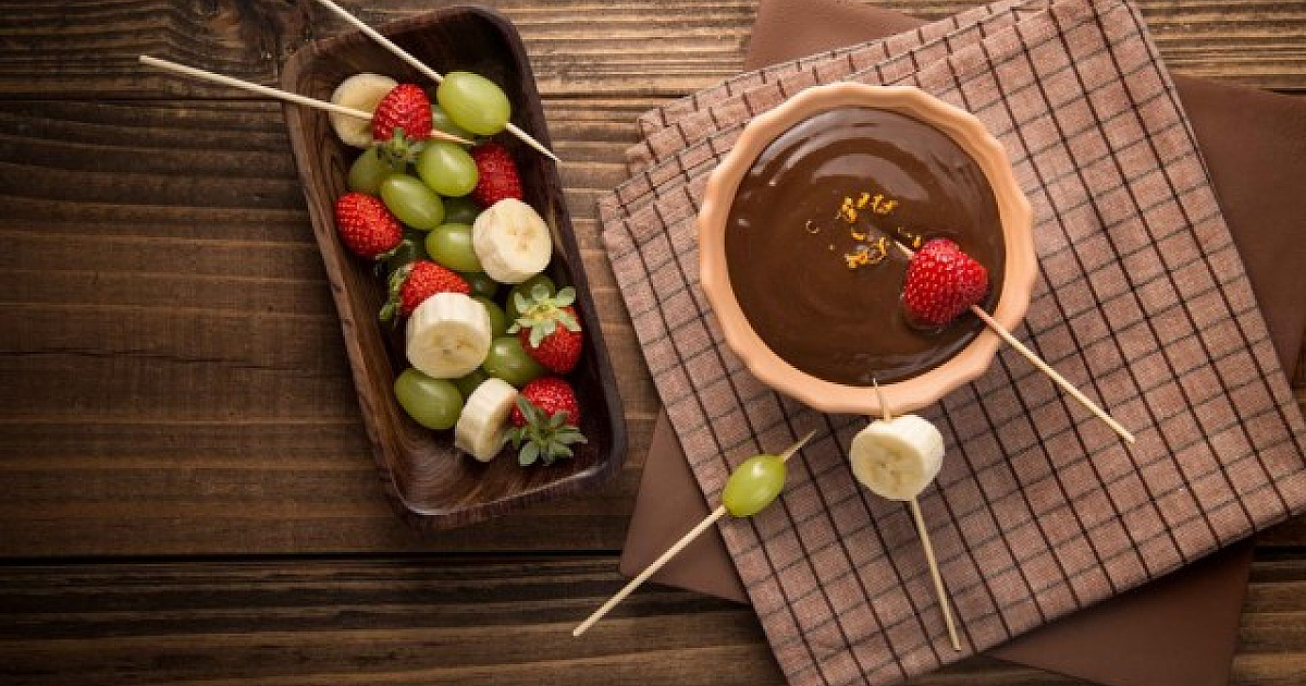 4 opções de fondue para celebrar o Dia do Chocolate