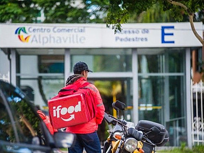 Governo suspende cultos religiosos, campeonatos esportivos e determina fase emergencial da quarenten