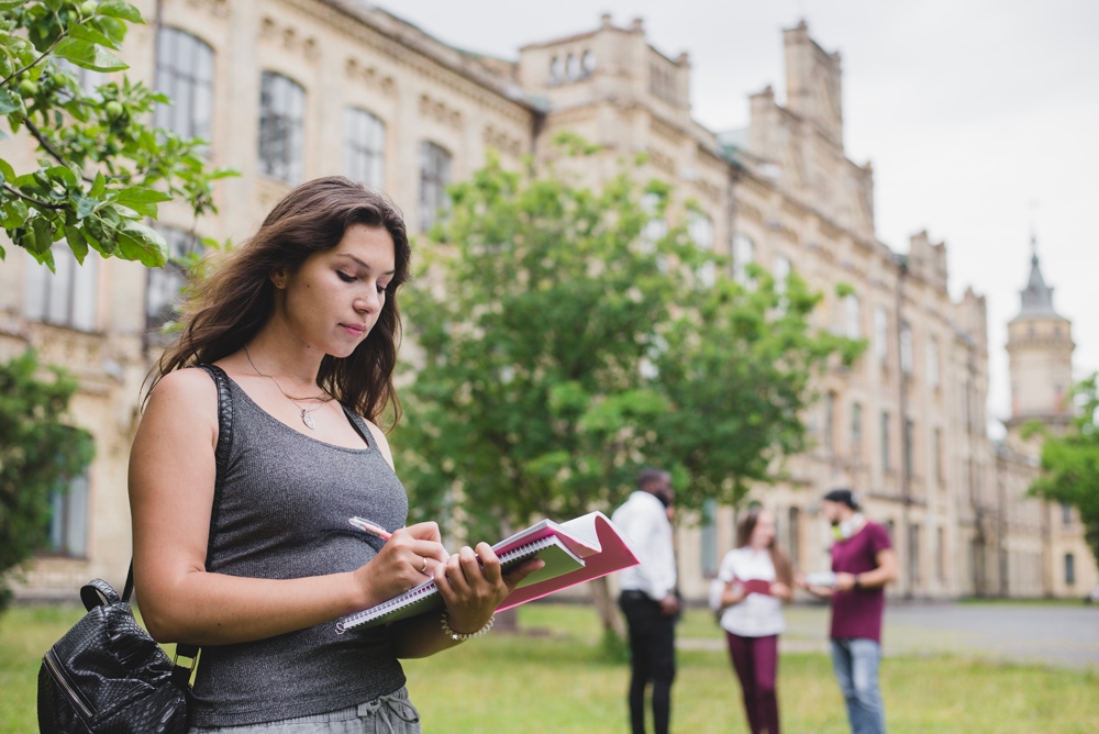 Graduação no exterior: 4 dicas para manter o foco na preparação durante a quarentena