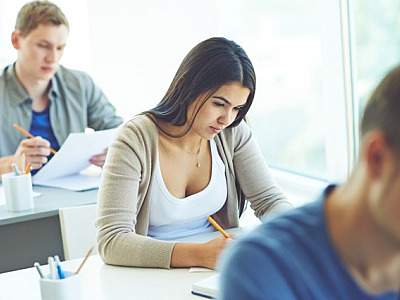 Com unidade em Alphaville, Curso Objetivo promove concurso para bolsa de estudos