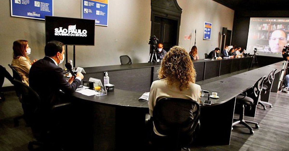 Parlamentares pedem critério para reabertura de serviços