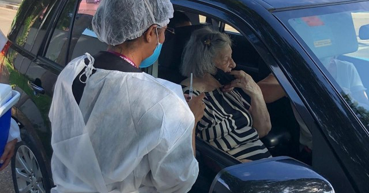 Barueri se antecipa ao Estado e inicia vacinação contra Covid-19 de idosos acima de 90 anos