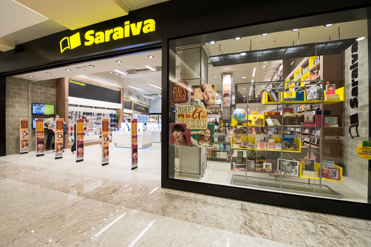 Saraiva comemora 105 anos com distribuição de raspadinha de descontos e lança ecobag comemorativa