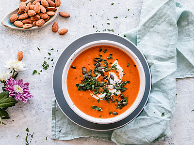 5 opções de sopas e caldos para aproveitar o frio em casa