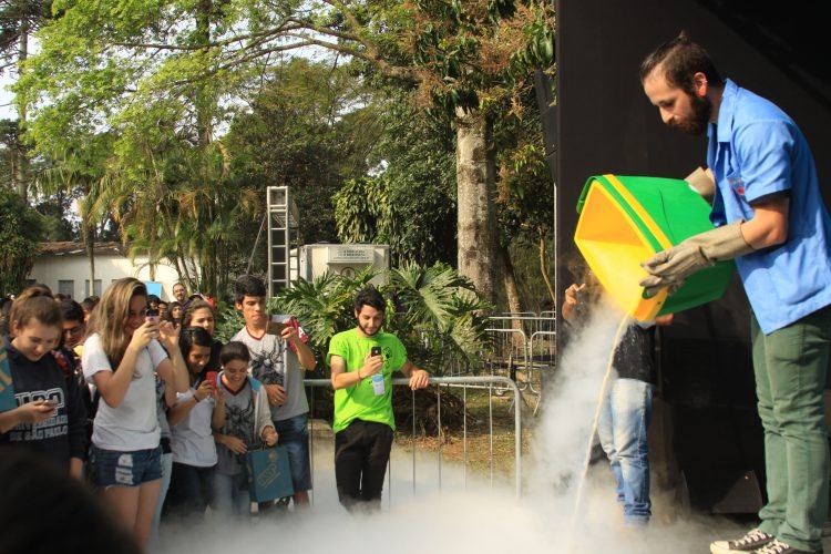 Feira de profissões gratuita da USP aguarda 80 mil visitantes em agosto