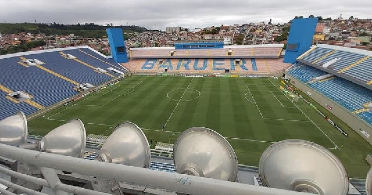 Santos e Ceará se enfrentam neste sábado (21) na Arena Barueri