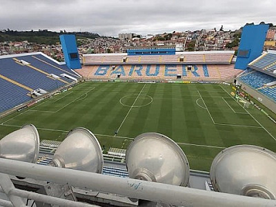 Santos e Ceará se enfrentam neste sábado (21) na Arena Barueri
